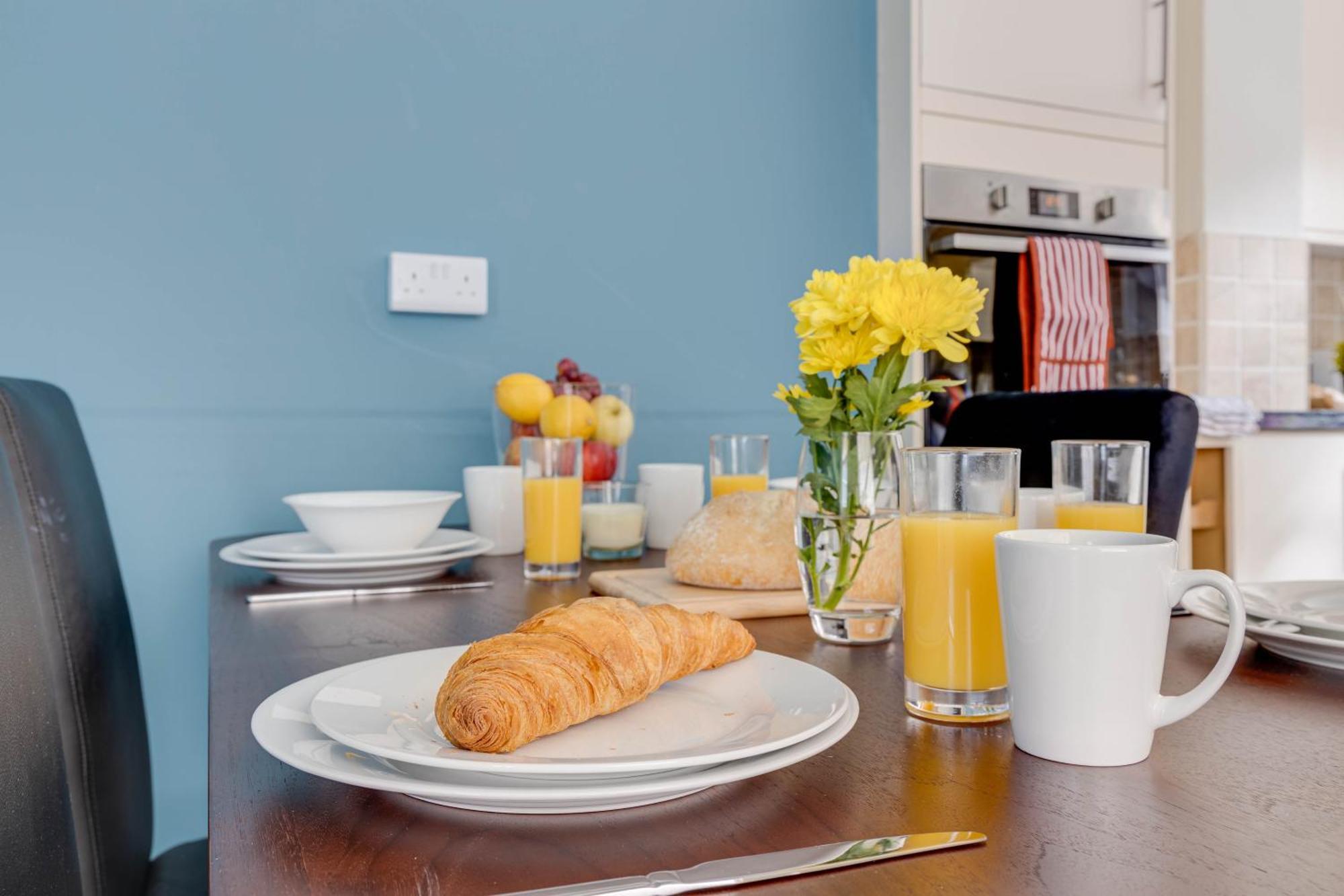 Esplanade Garden Apartment Скарбъро Екстериор снимка