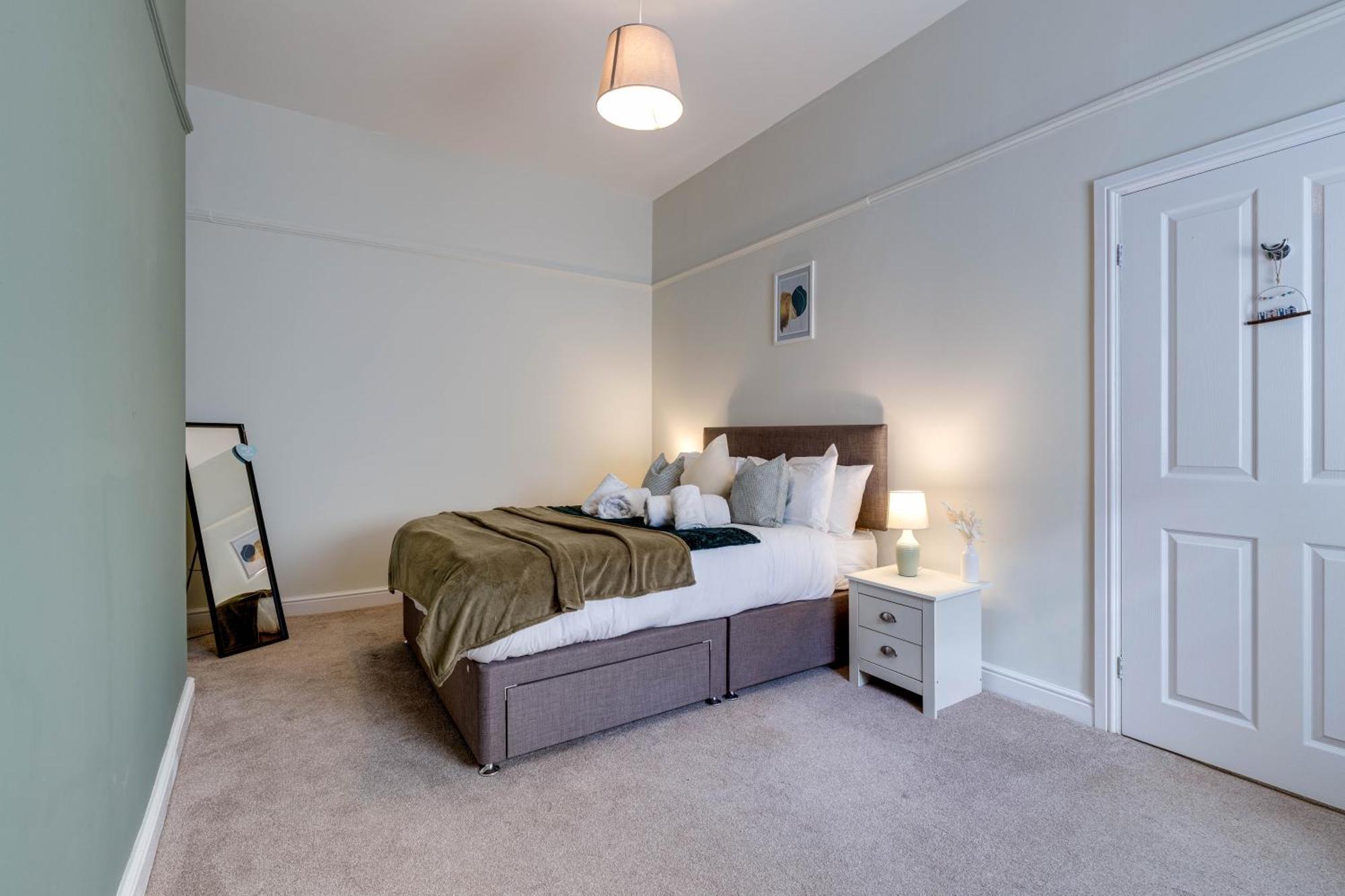 Esplanade Garden Apartment Скарбъро Екстериор снимка